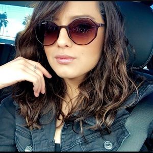 Meet your Posher, Alexa